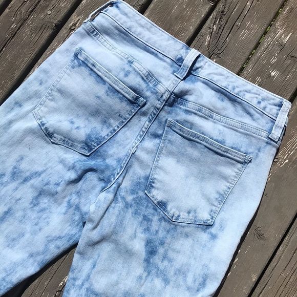 UNIVERSAL THREAD High Rise Light Acid Wash Jeans - Picture 9 of 10